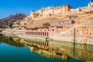 Amber Fort Jaipur: Must-Visit Attractions, Entry Fee & Travel Tips